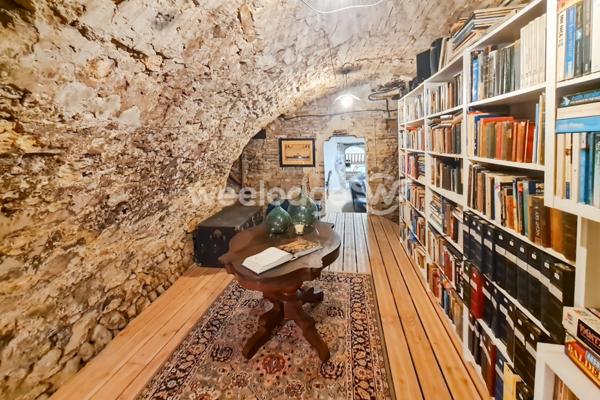 Maison à vendre 9 pièces de 278 m² à Villeneuve