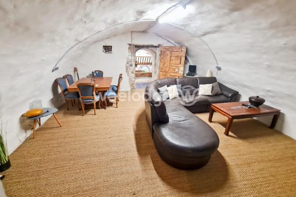 Maison à vendre 9 pièces de 278 m² à Villeneuve