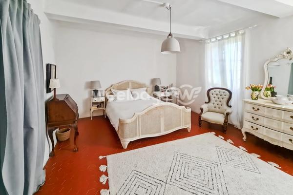 Maison à vendre 9 pièces de 278 m² à Villeneuve