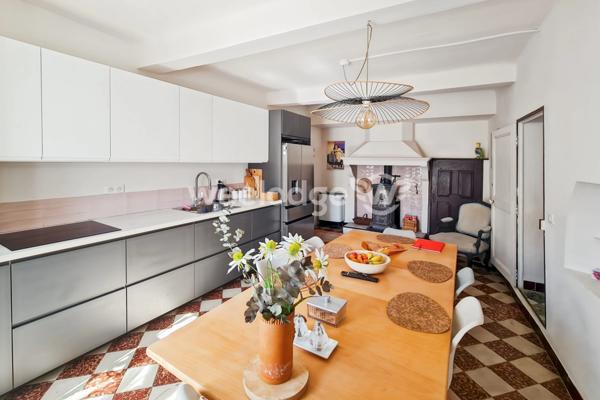 Maison à vendre 9 pièces de 278 m² à Villeneuve