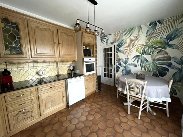 Maisse (91720) Maison 5 chambres, sous-sol total + 2 hangars pour activité professionnelle ou stockage