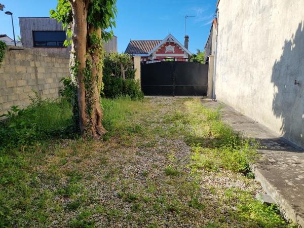 Maison
         3 pièces
        - 52 m² 195 000 € *