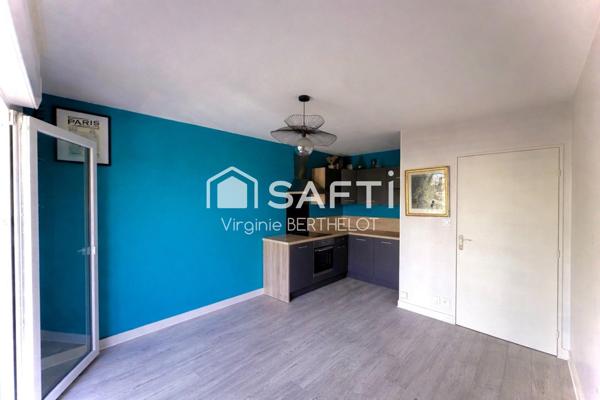 NIORT  / APPARTEMENT /  UNE CHAMBRE / BALCON / CAVE / PLACE DE PARKING !