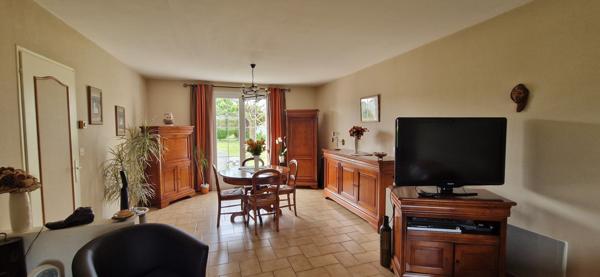 PLEINE DE CHARME dans un environnement de qualité, à pieds des commodités!