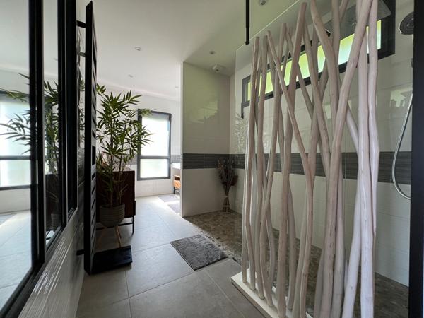 Maison contemporaine de 162 m² à vendre à Crégy-lès-Meaux - Grand standing