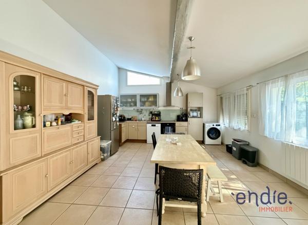 Toulouse (31500)  Argoulets-Roseraie - Immeuble de 182 m2 - 3 Appt T2 Duplex Loués - Métro 5 min