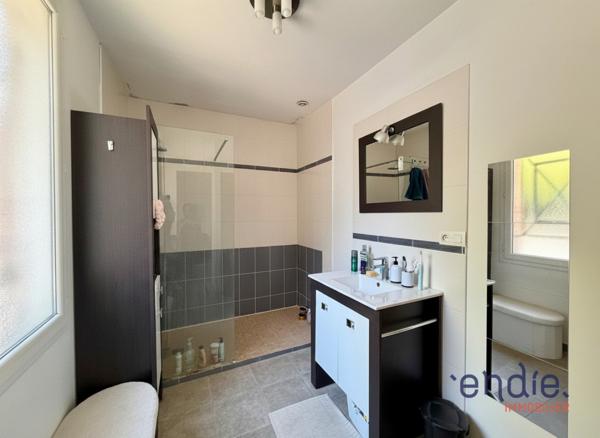Toulouse (31500)  Argoulets-Roseraie - Immeuble de 182 m2 - 3 Appt T2 Duplex Loués - Métro 5 min