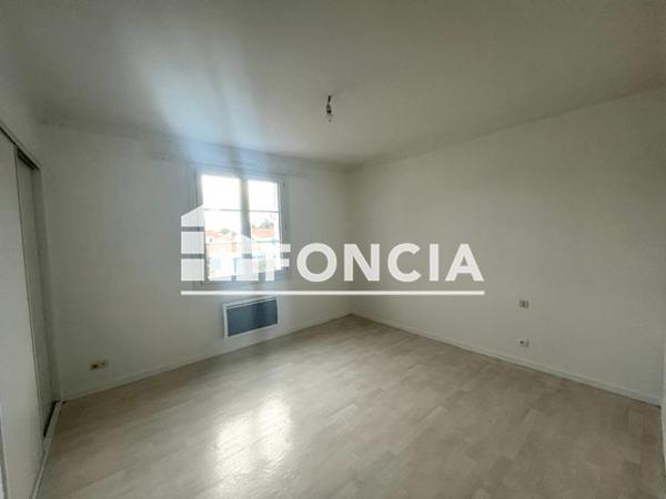 Location Appartement 5 pièces 117 m² - 75 RUE DES TRAPPES L'epine 85740