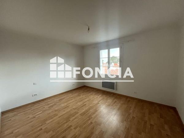 Location Appartement 5 pièces 117 m² - 75 RUE DES TRAPPES L'epine 85740