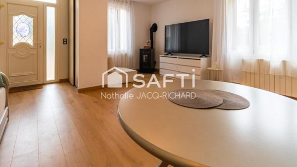 Belle maison familiale de 180m² rénovée dans un écrin de verdure - Lembras.