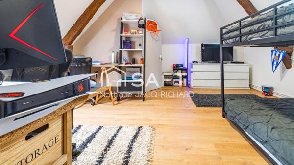 Belle maison familiale de 180m² rénovée dans un écrin de verdure - Lembras.