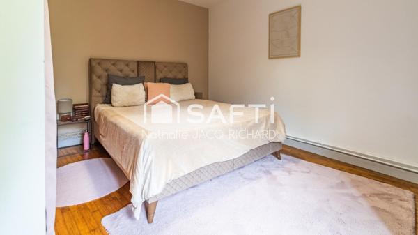 Belle maison familiale de 180m² rénovée dans un écrin de verdure - Lembras.