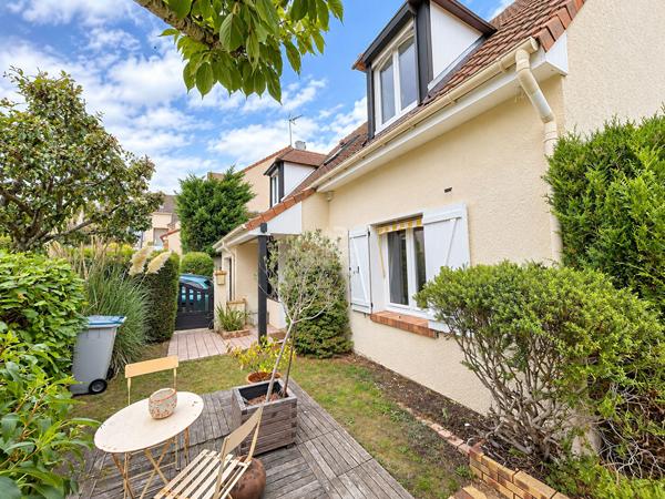 Maison individuelle Chanteloup Les Vignes 5 pièce(s) 116 m2 367 500 € **  - Référence  1163