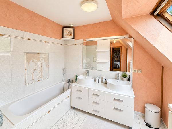 Maison individuelle Chanteloup Les Vignes 5 pièce(s) 116 m2 367 500 € **  - Référence  1163