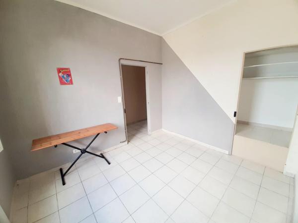 Appartement
         3 pièces
        - 70 m² Exclusivité 125 000 € *