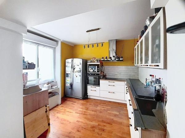 Élégante maison familiale de 5 chambres, alliant espace, confort et emplacement privilégié près des écoles et commerces