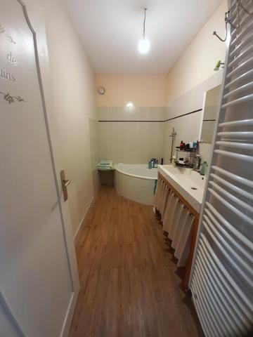 Élégante maison familiale de 5 chambres, alliant espace, confort et emplacement privilégié près des écoles et commerces