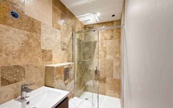 Appartement à vendre    4 pièces • 80 m2 Nice