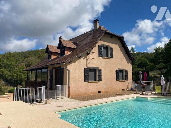 A VENDRE - A CAJARC (Lot 46160) - En position dominante avec vue sur la vallée du Lot, construc...
