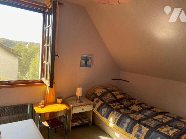 A VENDRE - A CAJARC (Lot 46160) - En position dominante avec vue sur la vallée du Lot, construc...