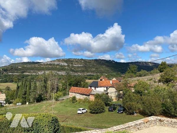A VENDRE - A CAJARC (Lot 46160) - En position dominante avec vue sur la vallée du Lot, construc...