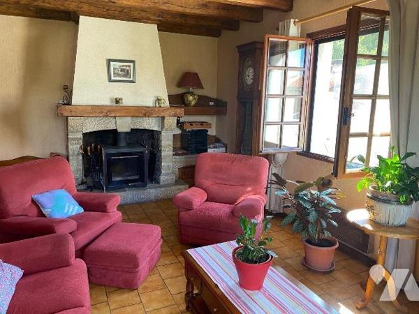 A VENDRE - A CAJARC (Lot 46160) - En position dominante avec vue sur la vallée du Lot, construc...