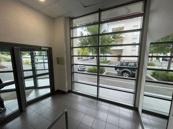 APPARTEMENT F2 MEUBLE A FLEURY LES AUBRAIS