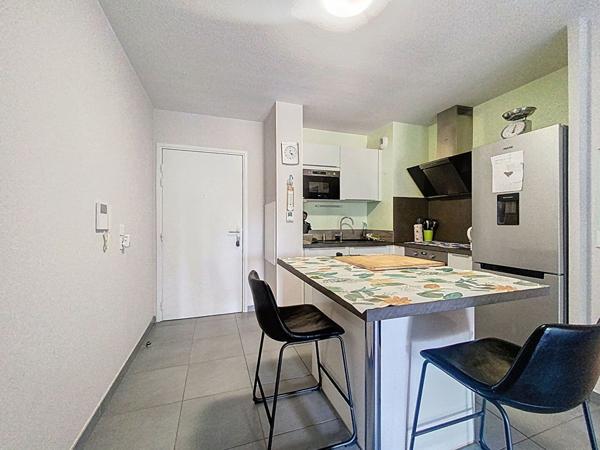 Gardanne - Appartement 2 pièces - 43 m2 - terrasse - parking en sous-sol