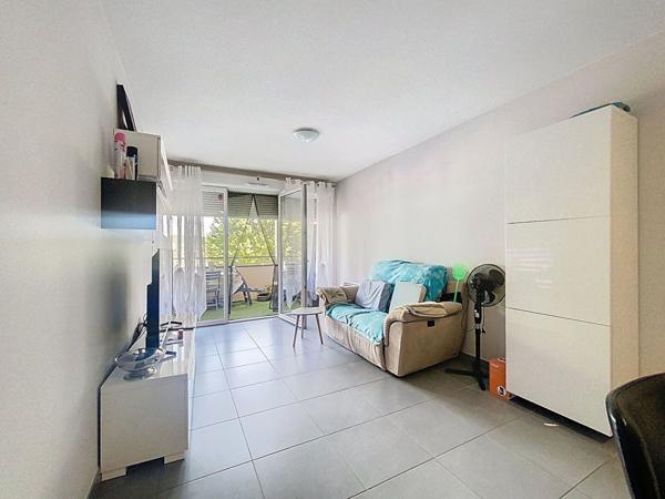 Gardanne - Appartement 2 pièces - 43 m2 - terrasse - parking en sous-sol