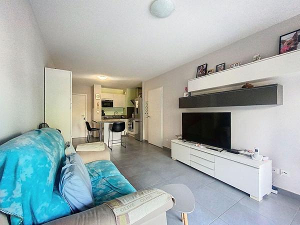 Gardanne - Appartement 2 pièces - 43 m2 - terrasse - parking en sous-sol
