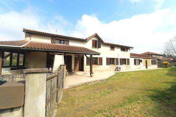 Riscle (32400) Maison de village CAHUZAC SUR ADOUR