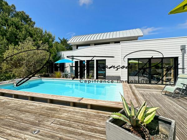 AGON-COUTAINVILLE, à 600 mètres de la plage, superbe maison d'architecte construite en 2007 d'une surface de 320 m², avec piscine !!!