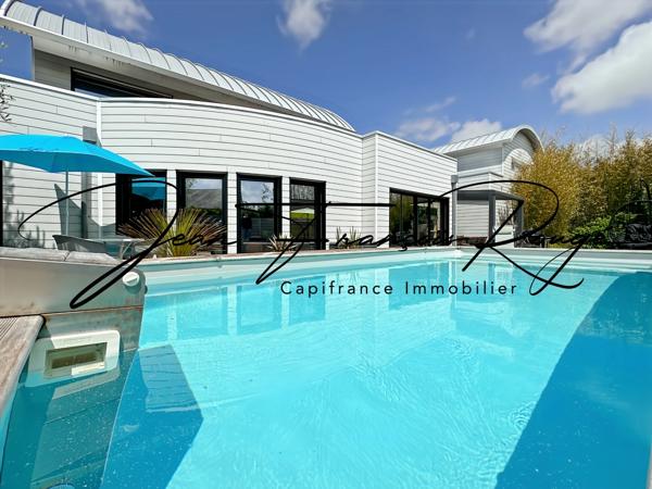 AGON-COUTAINVILLE, à 600 mètres de la plage, superbe maison d'architecte construite en 2007 d'une surface de 320 m², avec piscine !!!