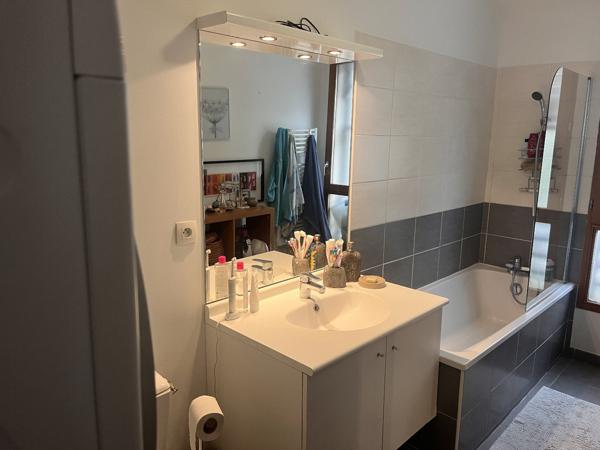 Appartement à MARSEILLE 2EME ARRONDISSEMENT (13002)