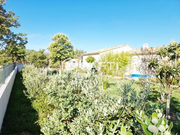 Villa Traditionnelle de plain-pied à Saint-Saturnin les Apt ( 84490 )