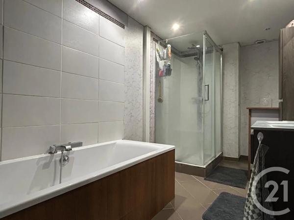 Appartement F3 à vendre  3 pièces - 77 m 2   BEAUVAIS  - 60