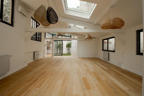 Loft exceptionnel Paris 20e 215 m2 1 700 000 € ** - Référence 6336