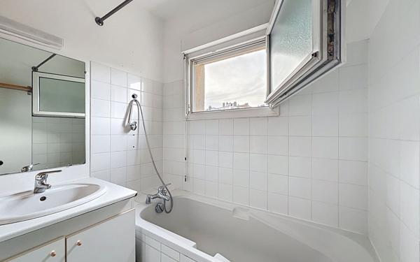 Appartement à louer    1 pièce •  Suresnes