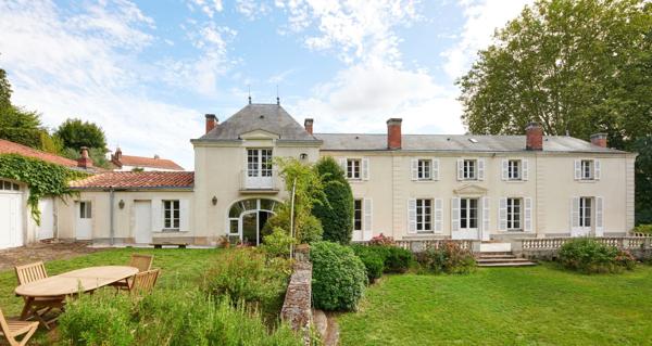 Vente Maison bourgeoise Vertou 7 Pièces 253 m²