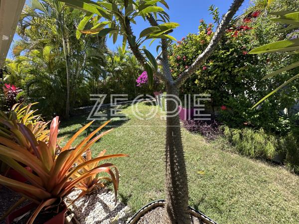 Saint-François (97118) Villa d'architecte idéale golfeurs avec 3 chambres + bureau, piscine et terrain de 1750m².