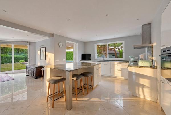 Vente Maison de luxe Prévessin-Moëns 6 Pièces 264 m²