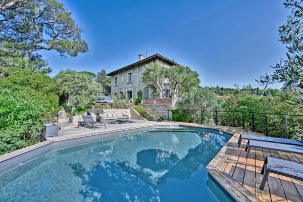 Vente Maison de luxe Villeneuve-lès-Avignon 6 Pièces 150 m²