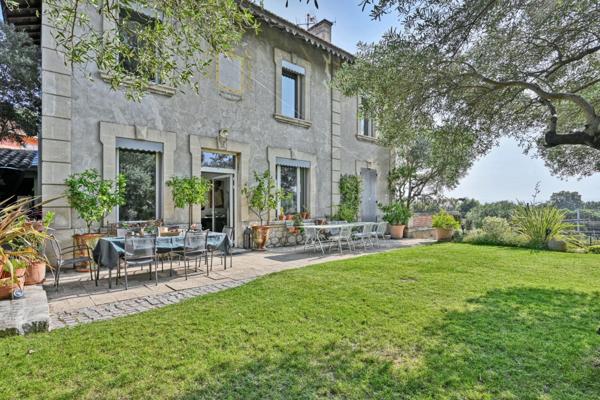 Vente Maison de luxe Villeneuve-lès-Avignon 6 Pièces 150 m²