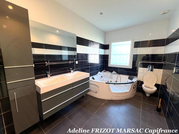 MAISON GENILAC - PLAIN PIED - 4 CHAMBRES - TERRAIN 567 - GARAGE - LUMINOSITE - CALME - ACCES LYON/SAINT ETIENNE - GARE