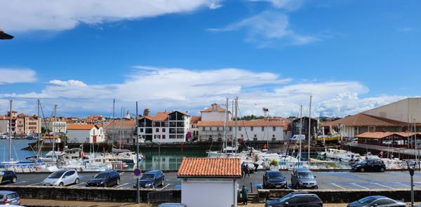 Appartement Lumineux avec Potentiel au Coeur de Ciboure - À Rénover