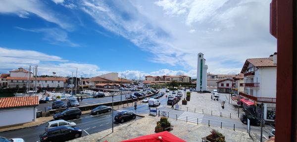 Appartement Lumineux avec Potentiel au Coeur de Ciboure - À Rénover