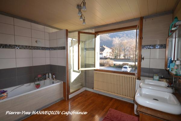 Maison mitoyenne 152 m² Terrain 600 m² – Garage