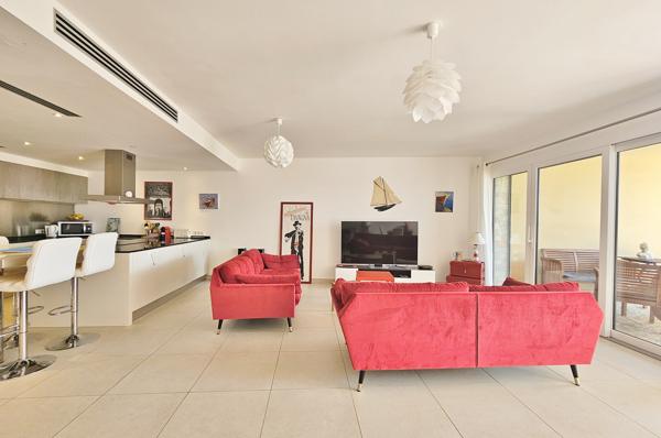 RIVE SUD Agosta Plage - Superbe T4 traversant avec jardin + Garage Albitreccia (20128)