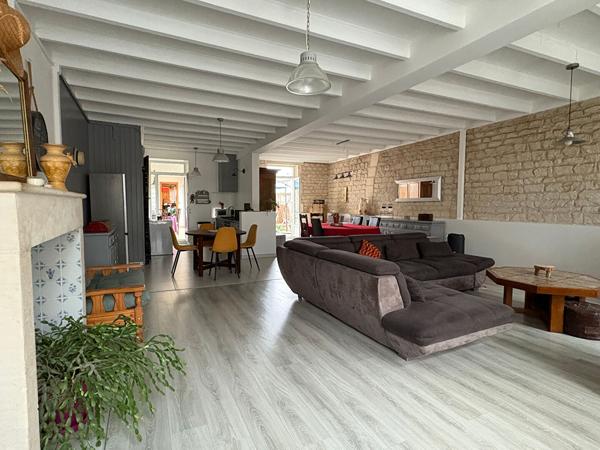 Maison Surgeres 5 pièce(s) 147 m2