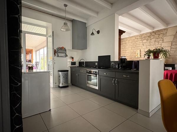 Maison Surgeres 5 pièce(s) 147 m2
